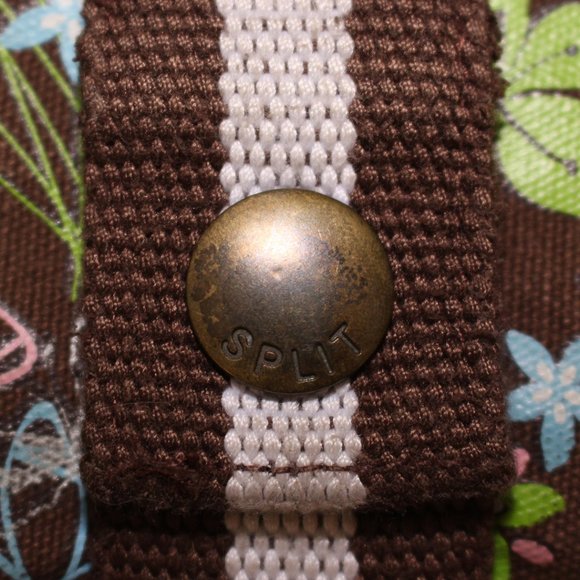 Split brown flowers checkbook wallet - Picture 6 of 6